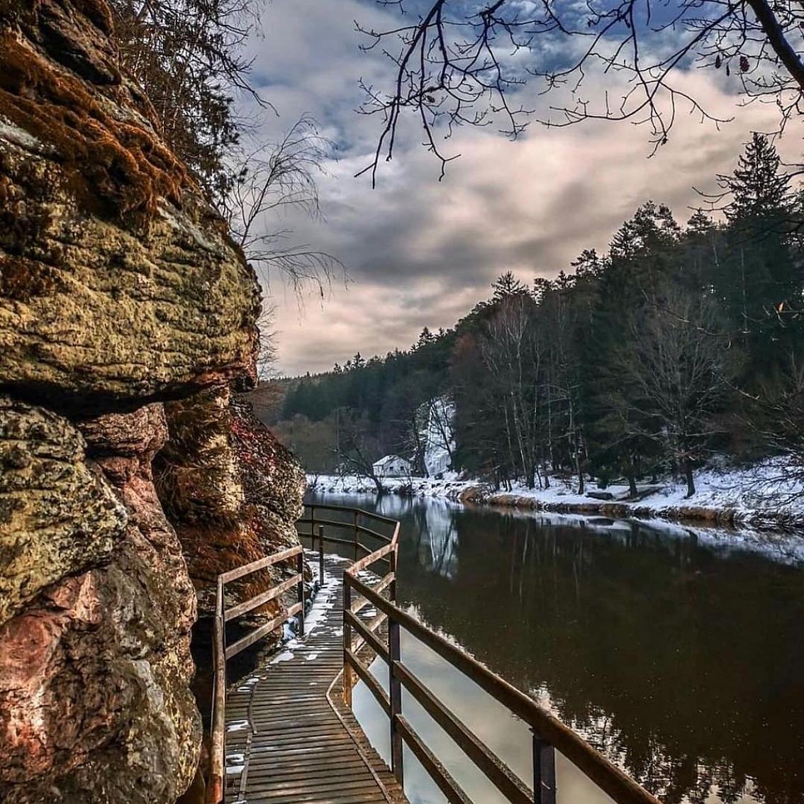 Stezka Vltavy on Instagram: “Židova strouha je prý jedním z nejromantičtějších míst v Čechách💕.. tak už víte kam na výlet na Valentýna?🤗 . . . 📸: @losmichalos…”