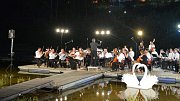 Pontonový koncert Na Valše