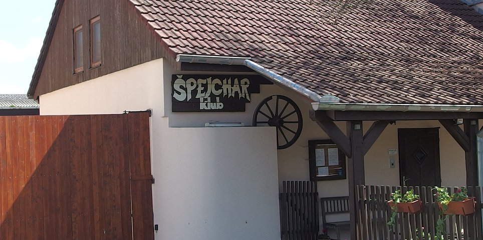 Dvůr Čihovice a Špejchar
