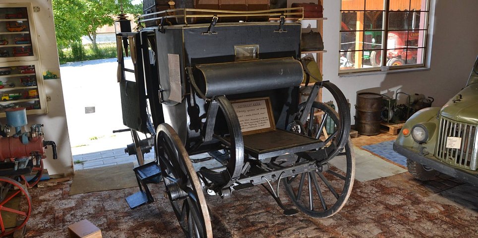 Muzeum historických vozidel a staré zemědělské techniky